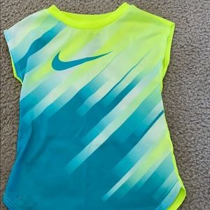 Nike Dri-Fit Girls Shirt